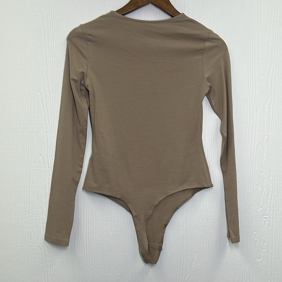 H&M - NWT Cut Out Thong Snap Closure Round Neck Long Sleeve Bodysuit Size Small - Picture 11 of 12